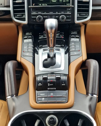 Porsche Cayenne cena 134900 przebieg: 226200, rok produkcji 2014 z Sława małe 704